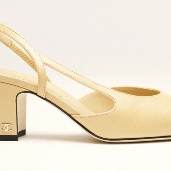 Authentic Chanel Classic Pumps - Picture 1 of 1